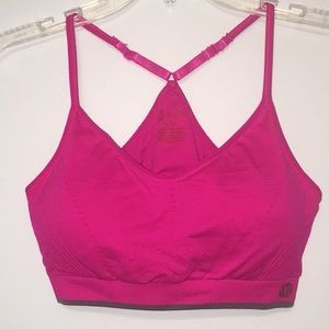 😁 Hot pink sports bra 🌈